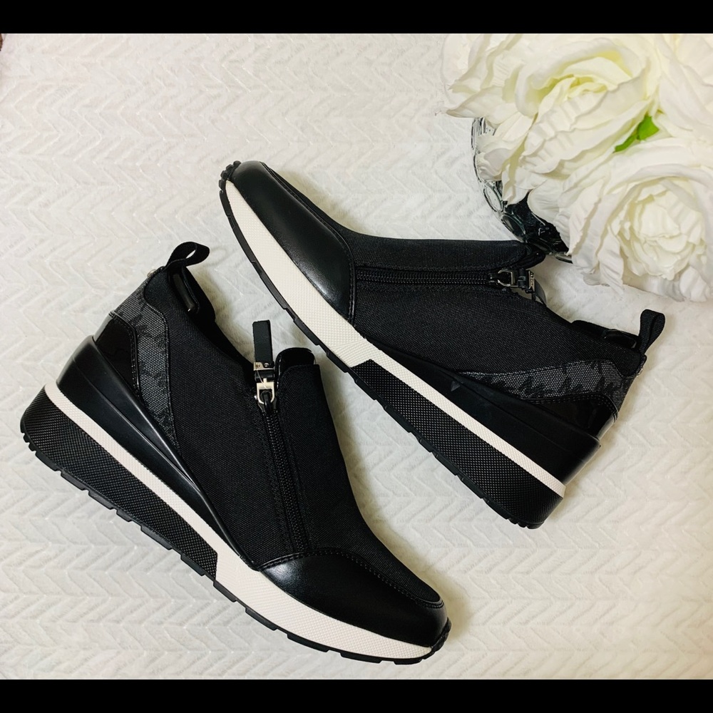 NWT MICHAEL KORS WOMENS WEDGE DRESSY SNEAKER SZ 9